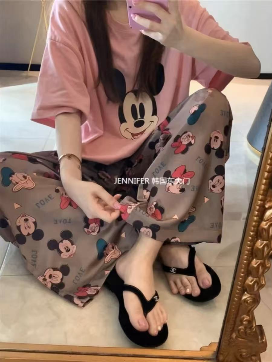 2025 pijamas de mangas cortas de mujer pantalones largos de verano delgados dibujos animados casuales lindos ropa de casa de viento rojo se puede usar fuera