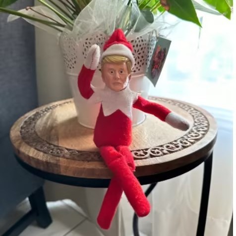 2024 nuevos productos transfronterizos divertidos regalos de Navidad atmósfera decoración muñeca sentada estante de Navidad decoración genio