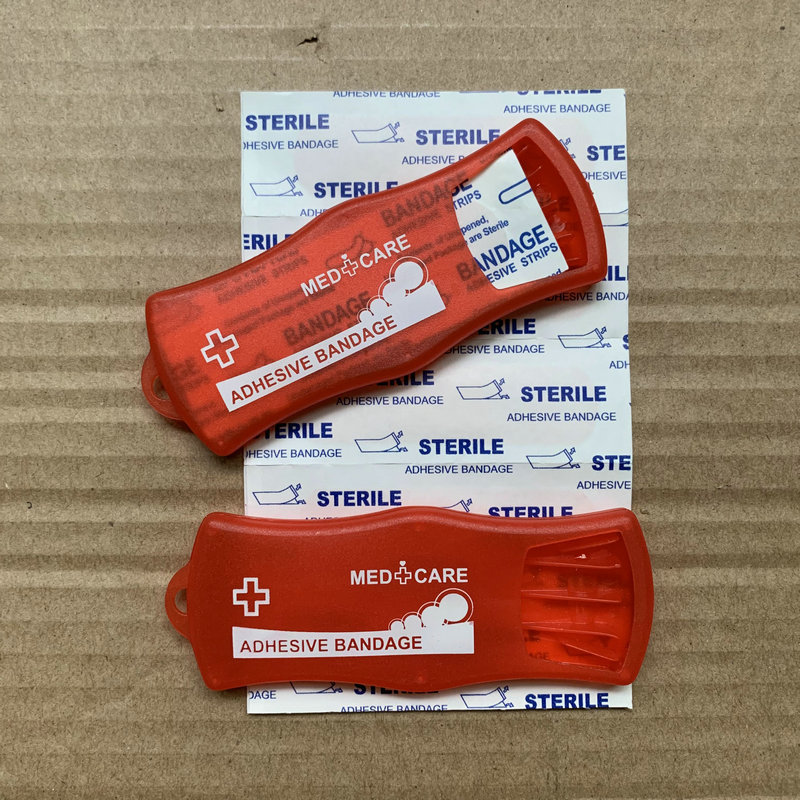 厂家直销抽取式便捷创可贴盒 带珠链创口贴盒 可挂钥匙扣邦迪盒