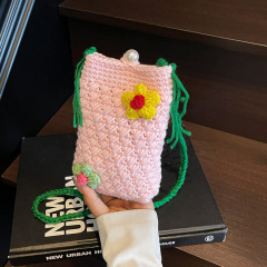 夏かわいい手作りニットウールフラワー携帯電話バッグ女性のための 2025 新しいトレンディなミニクロスボディ