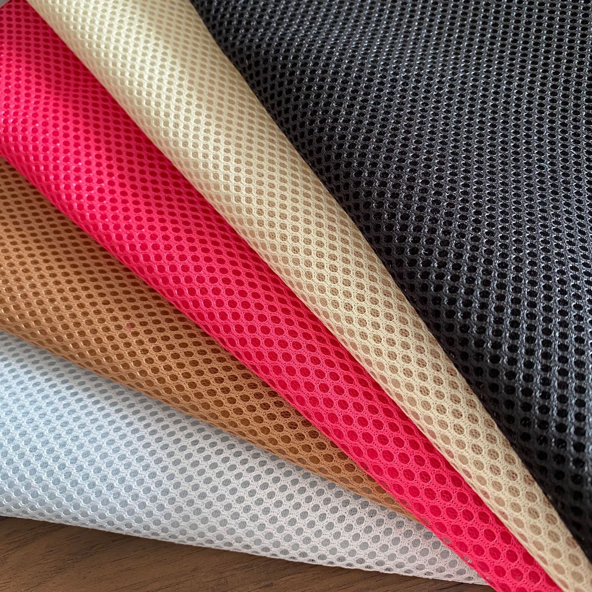 三明治网眼布厂家供应 透气3D网布空气夹层面料 办公椅箱包网布