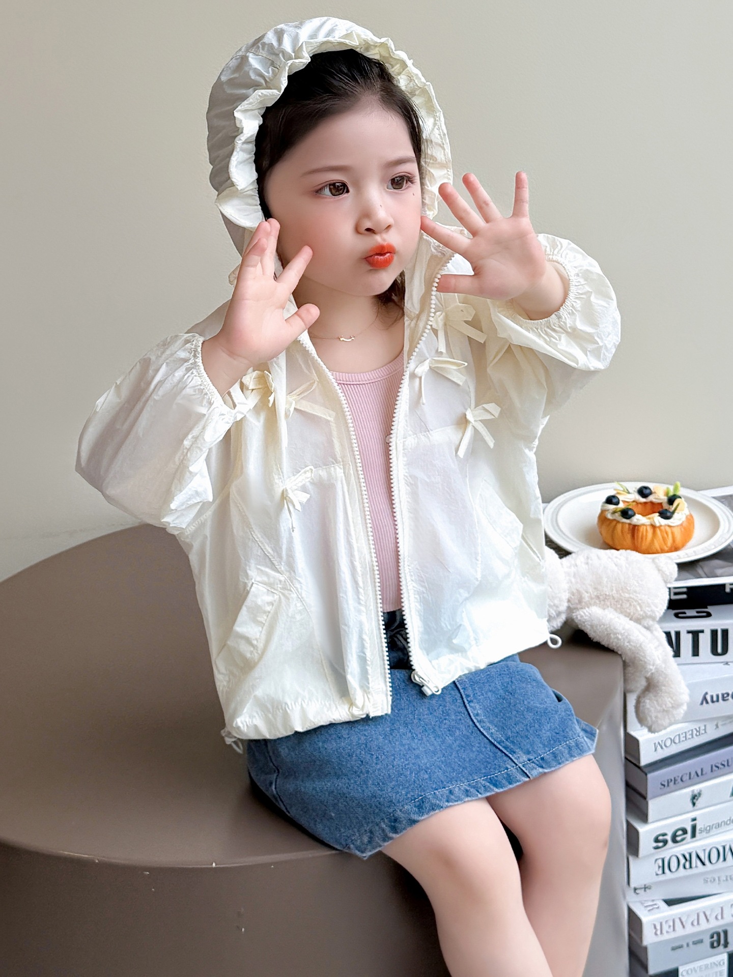 Niñas chaqueta de protección solar verano 2025 nuevo chaqueta con capuz para niños chaqueta de verano delgada chaqueta de aire acondicionado chaqueta