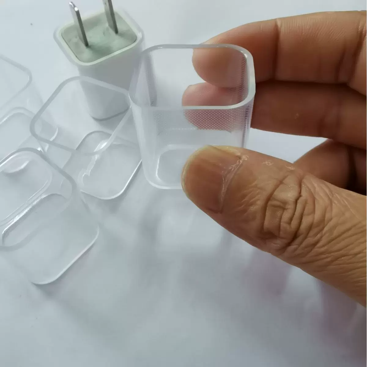 适用于iPhone苹果5W充电器保护套TPU 材质软壳充电头保护套