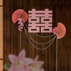 ピンクの結婚の超大きい喜字の花の男女の結婚の部屋の装飾の真珠のチェーンの客間の寝室の結婚の結婚式の配置