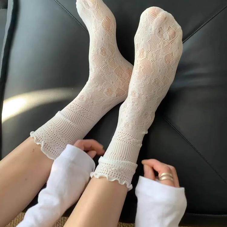 It's Lace Socks + Sneakers Season Again~ There's Really Nothing to Say about These Beautiful Socks and How They Match It's Lace Socks + Sneakers Season Again~ There's Really Nothing to Say about These Beautiful Socks and How They Match