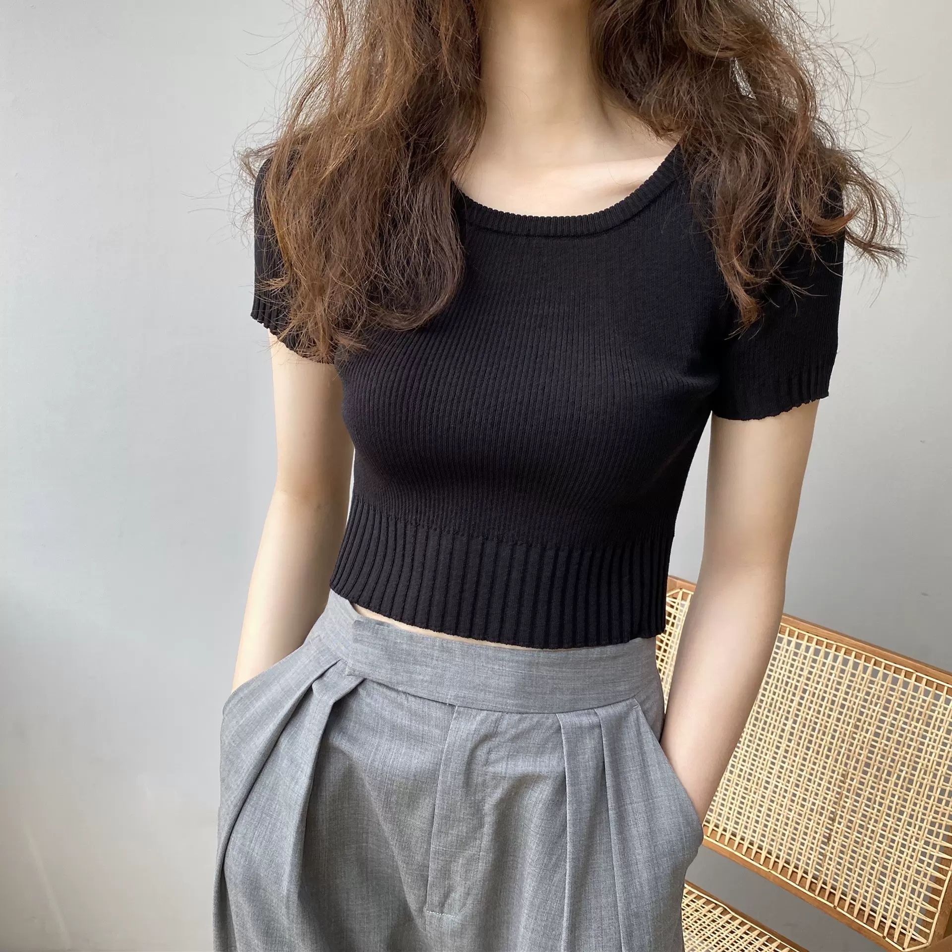 嘉织丨早秋针织短袖女法式复古纯色修身打底t恤女款上衣B7168