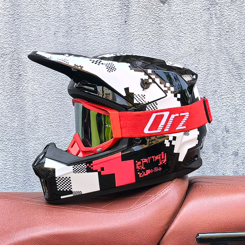 Casco todoterreno Casco de coche eléctrico Casco de rally para hombres y mujeres Casco de batería de descenso de velocidad de bicicleta de montaña Casco completo ORZ