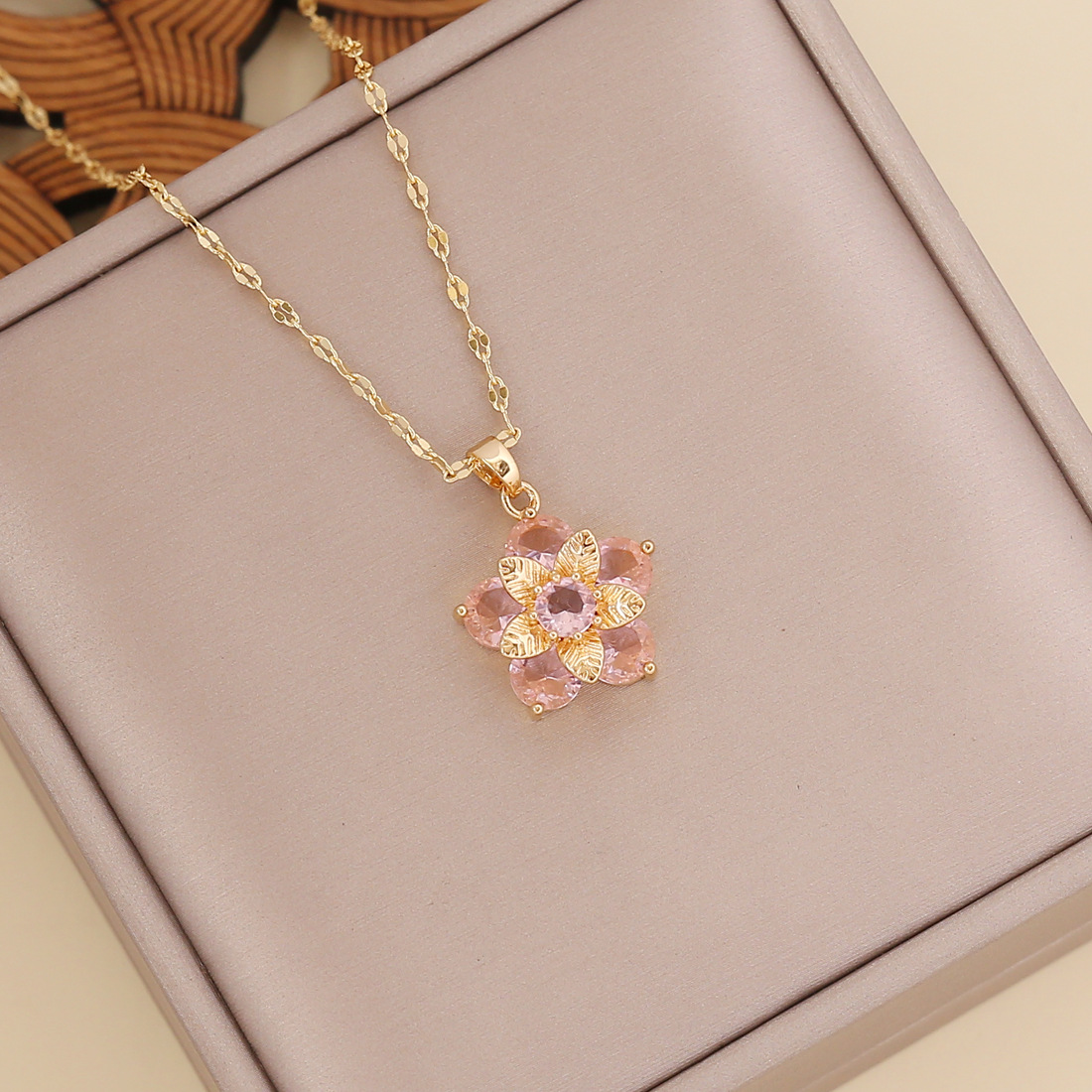 Women'S Gender Fashion Flower Metal Wholesale Pendant Necklaces