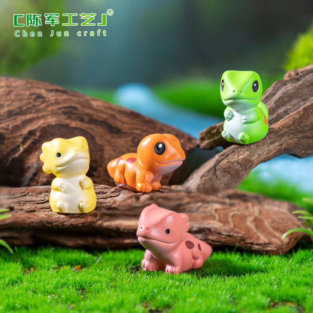 国境を越えた新商品の夜光はペットの大きさの目を守って宮の萌粒のコケの微景観のdiyの装飾品の部品の小さい置物を守ります。