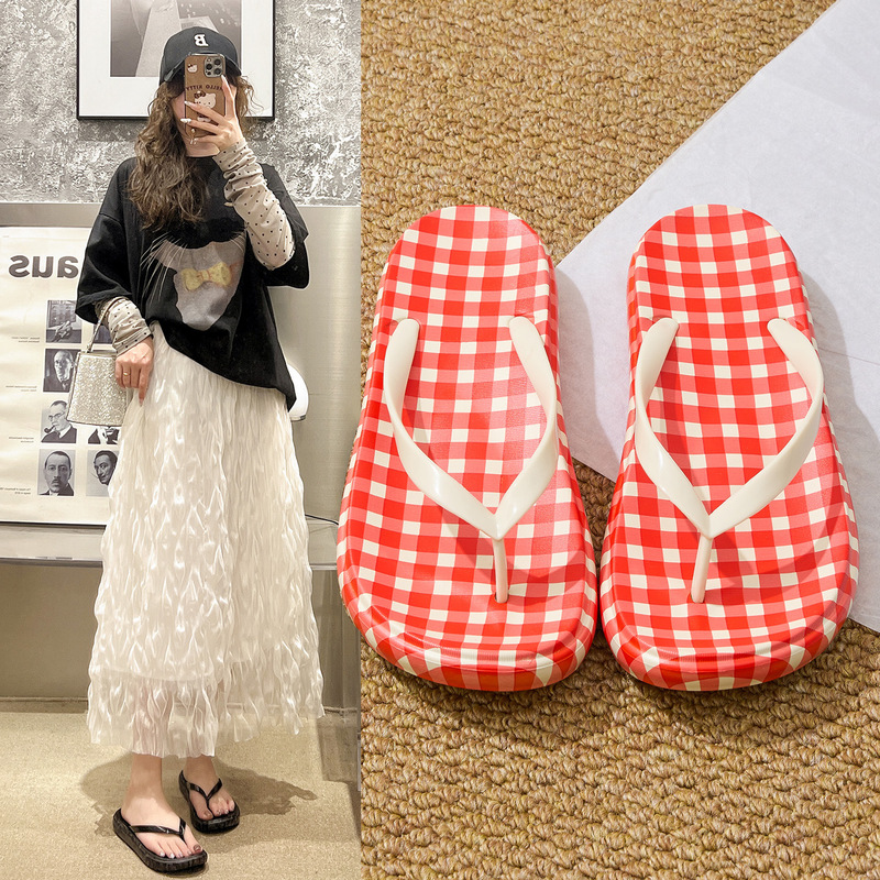 Trendy Red Checkered Fashion Flip-Flops 2026 New Women's Summer Outdoor and Indoor Soft-Soled Slippers Trendy Red Checkered Fashion Flip-Flops 2026 New Women's Summer Outdoor and Indoor Soft-Soled Slippers