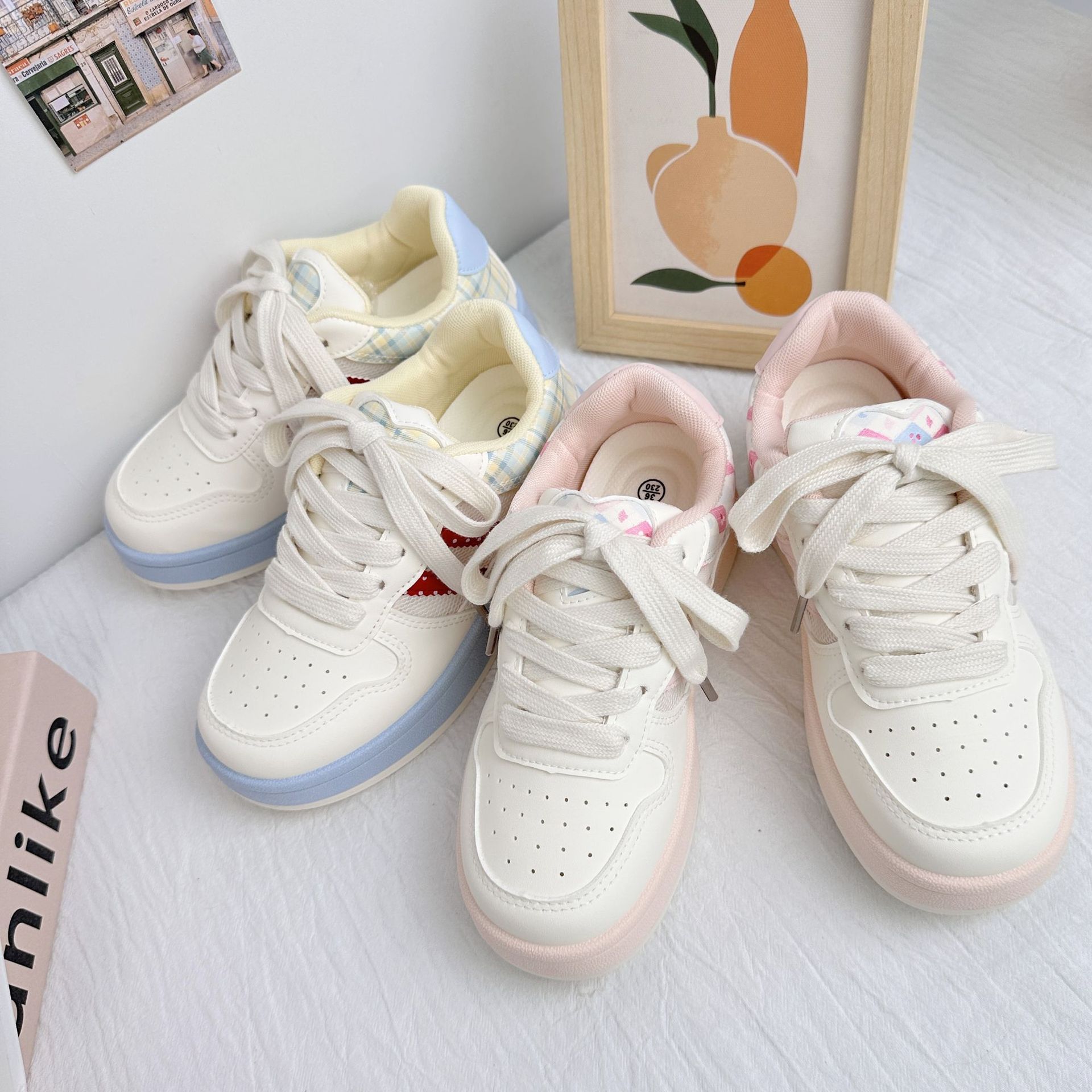 Zapatos de mujer frescos de fondo grueso de ondas distantes 2025 verano nuevos zapatos de skate dulces y lindos, zapatos de malla transpirables pequeños zapatos blancos