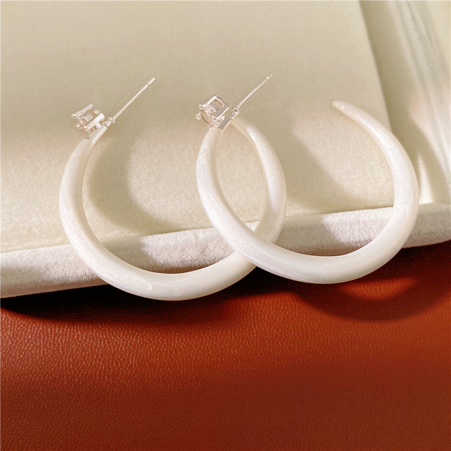 Aguja de plata de color dopamina zircón goteo de aceite en forma de C pernos de orejas temperament simple aretes ligeros de lujo alta sensación auriculares al por mayor image 7
