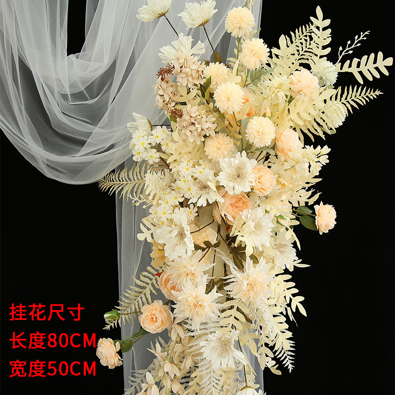 結婚式の道具の青い結婚式のシミュレーションの花の列の花の三角の花の列は造花の舞台の装飾の大きい赤色を配置します。|undefined