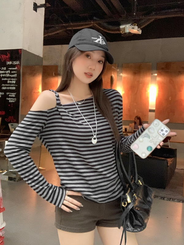 新款ins风黑灰条纹长袖斜领露肩T恤女装2025韩系秋季辣妹时尚上衣|undefined