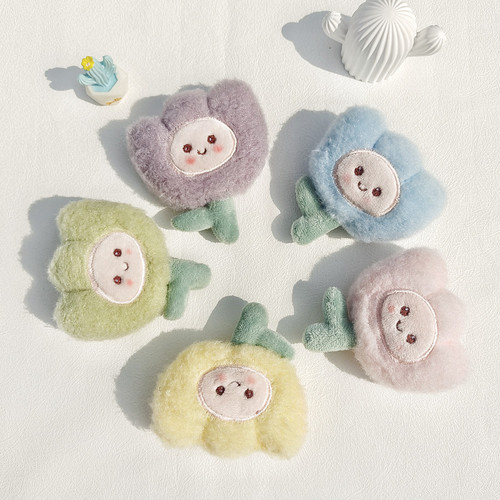 New cartoon plush three-dimensional flower brooch, cute smiling face, tulip scarf, slippers, headwear, mobile phone case decoration