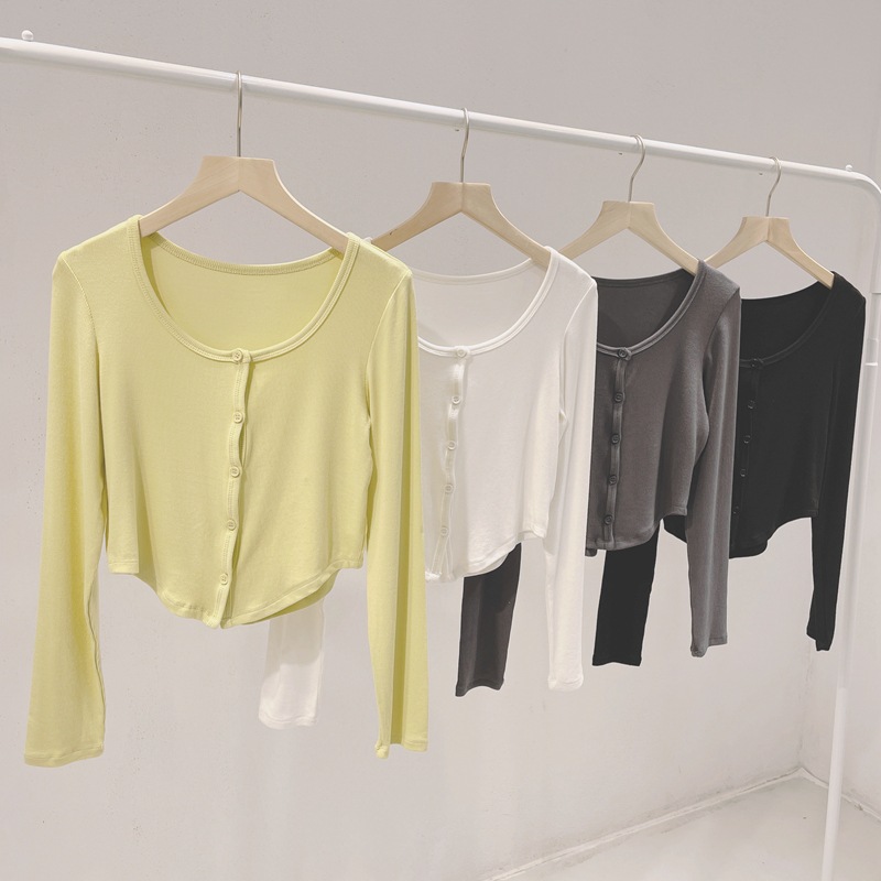 Short sports clothing