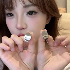 银色椭圆金属耳钩女2025新款简约设计感耳环日常通勤百搭耳饰批发