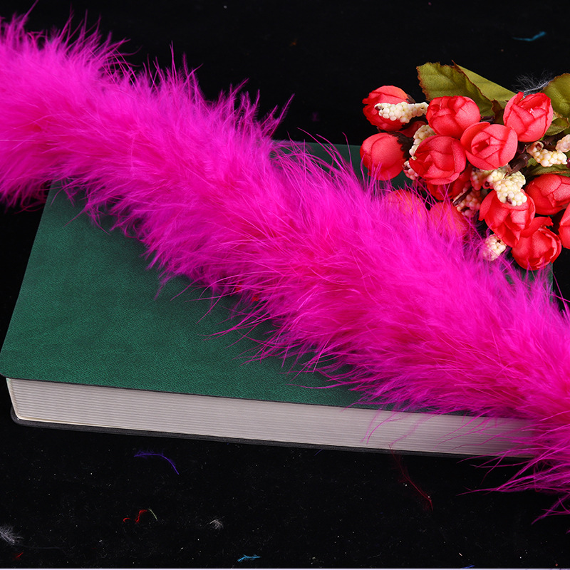 18호 로즈레드 2m 털이 조금 빠질 수 있으니 촬영시 주의하시기 바랍니다.