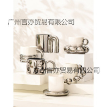 ���ȱ����մɱ��R�˱����Ӳ豭���ֵ�yɫС�������ˮ���L�p��