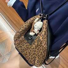 明星杨幂同款豹纹双肩包女秋冬复古大容量抽绳单肩托特包通勤背包