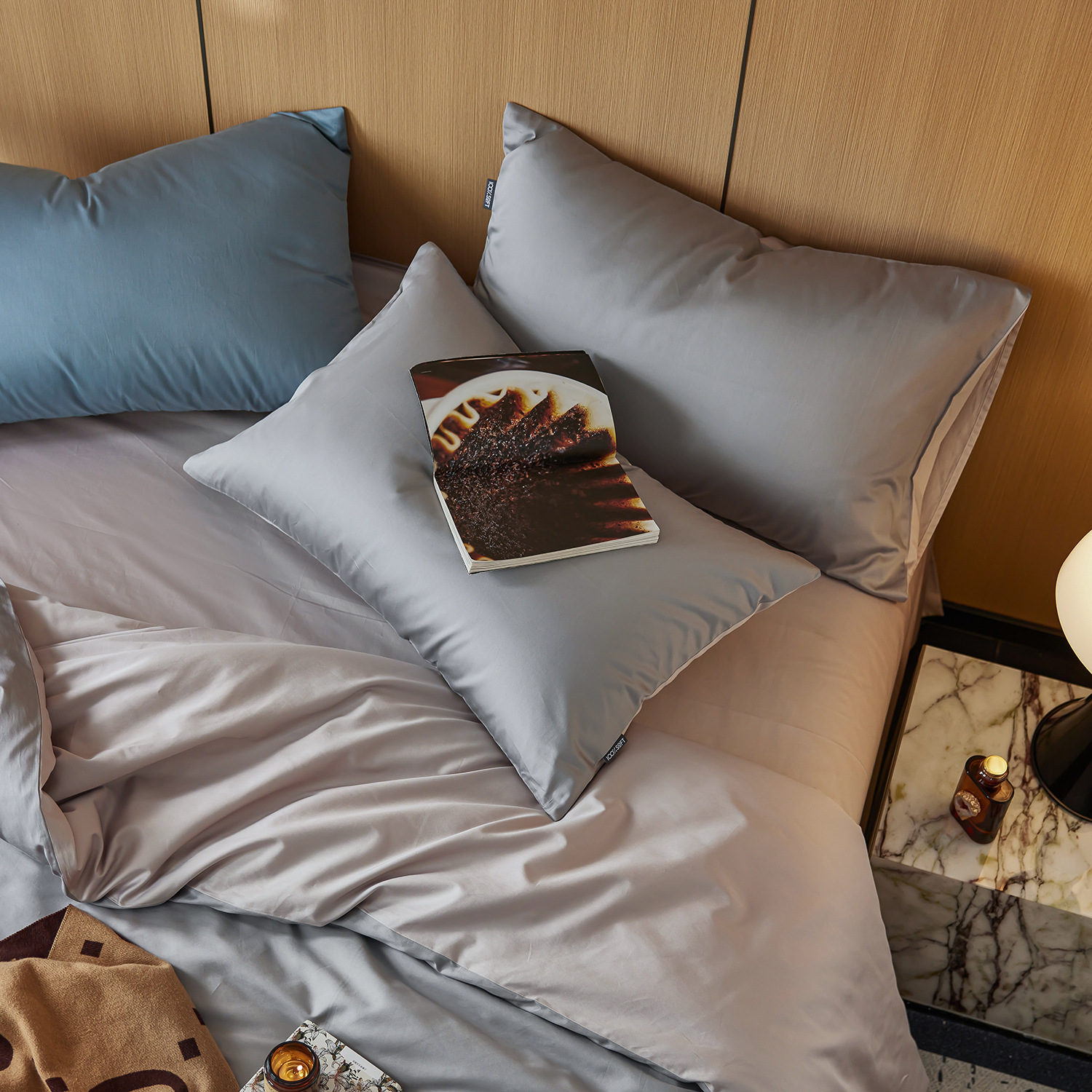 Four-piece Bedding Set With Fitted Sheet In Premium Long-staple Cotton_voghion.com