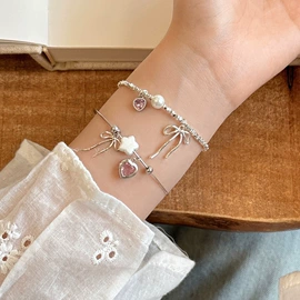 耳钉;耳环;项链