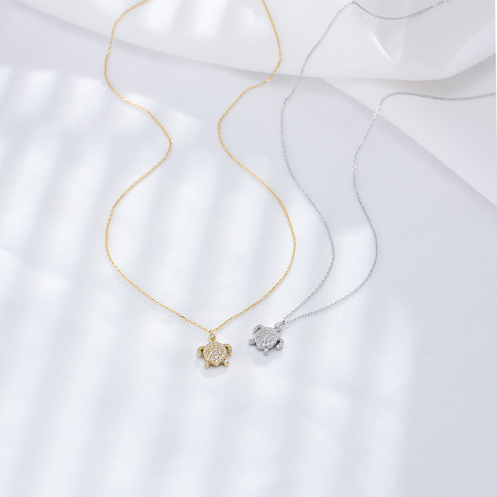 Collar de tortuga de las mujeres personalizado de todo partido europeo y americano ins estilo S925 plata esterlina micro incrustaciones de circón pequeño animal clavícula cadena collar