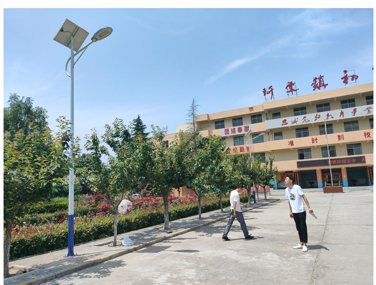 阿里巴巴太阳能路灯_13.jpg