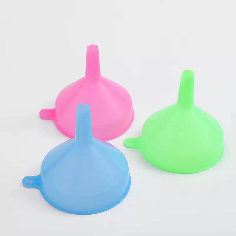 Кухня пищевой пластик цвет прозрачная Воронка утечки масла суб-упаковка жидкий инструмент 58247 Воронка утечки масла оптом