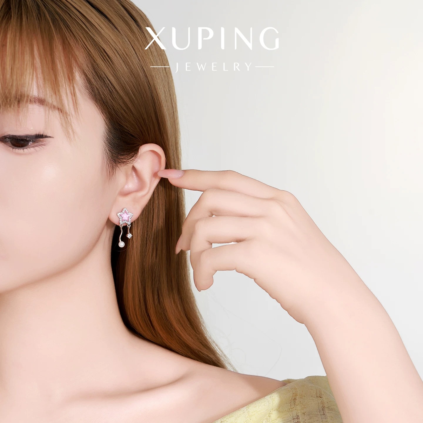 Xuping gemas artificiales temperamento suave viento moca estrellas bordillo pernos de auriculares ins viento dulce y cool personalidad auriculares al por mayor