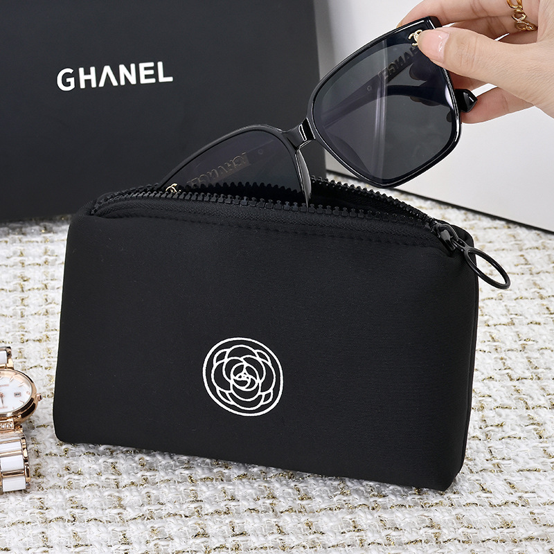 Bolsa de gafas de camellia nueva sensación de alta calidad portátil gafas de tamaño pequeño reloj llave de mano bolsa de almacenamiento de viaje