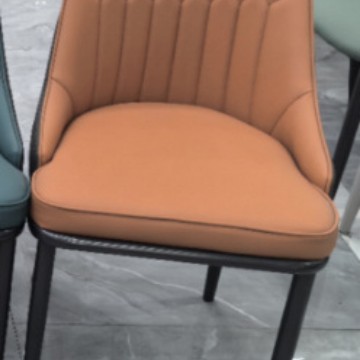 Sillas de comedor en stock para el hogar sala de estar sala de comedor sillas de respaldo al por mayor mesas de comedor creativas sillas de cuero casuales taburetes simples