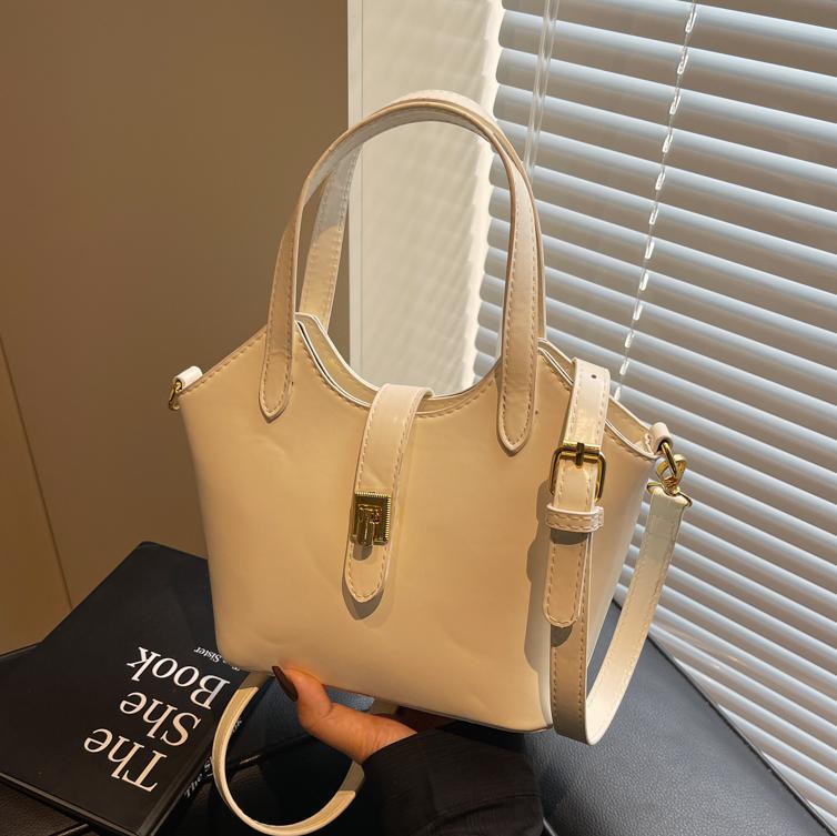 Bolso de moda de moda para mujeres 2025 nuevo bolso de cubo de estilo universal ocio viaje de alta calidad bolso de hombro