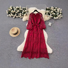 法式复古圆领灯笼袖镂空钩花蕾丝绑带收腰显瘦气质长款连衣裙夏季