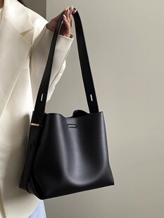 Universal capacious purse, one-shoulder bag, high-end
