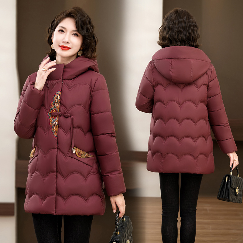 Mamá ropa de invierno de pluma de algodón de aire corto de 2024 nuevo estilo de mediana edad china ropa de algodón cálida abrigo de mujer