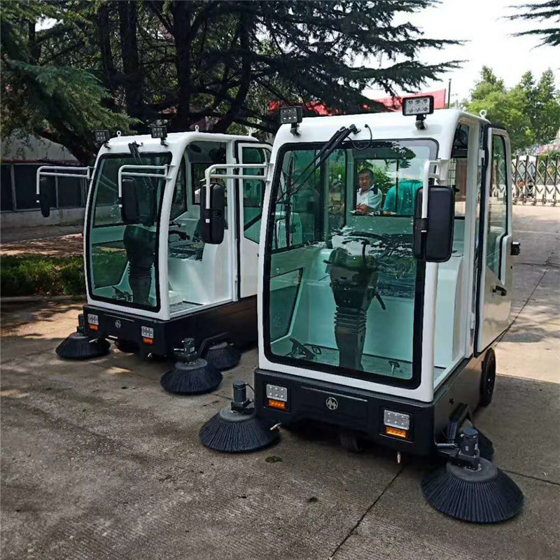供应工厂车间用道路物业清扫车 驾驶式工业扫地机 电动吸尘扫地车