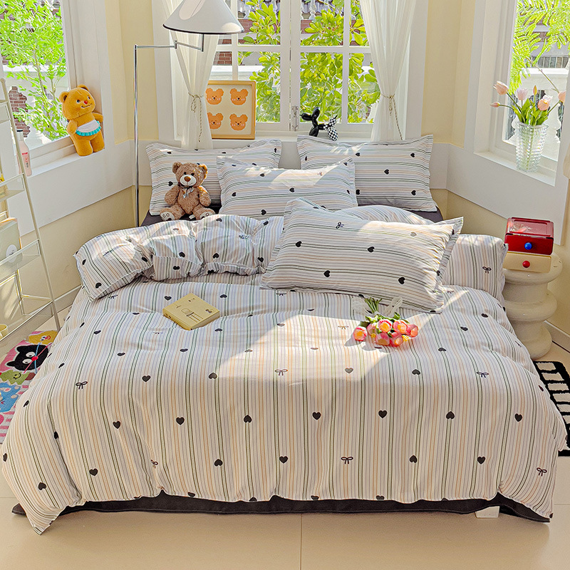 Engrosado cepillado de cuatro piezas dormitorio de un solo estudiante de tres piezas simple sábana colcha cubierta regalo ropa de cama al por mayor