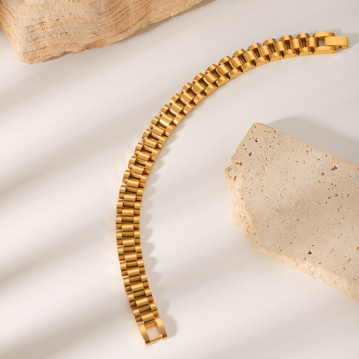 Europa y los Estados Unidos 18K oro acero inoxidable pulsera pulsera de reloj pulsera de lujo ligero nicho de alta sensación joyas de acero de titanio no decoloración joyas image 5