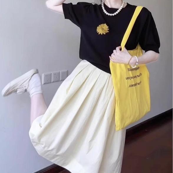 Korean Style High-End Embroidered Knitwear 2026 Summer New Fashion Slimming Casual Ice Silk Short-Sleeved Plus Size Women's Clothing Korean Style High-End Embroidered Knitwear 2026 Summer New Fashion Slimming Casual Ice Silk Short-Sleeved Plus Size Women's Clothing