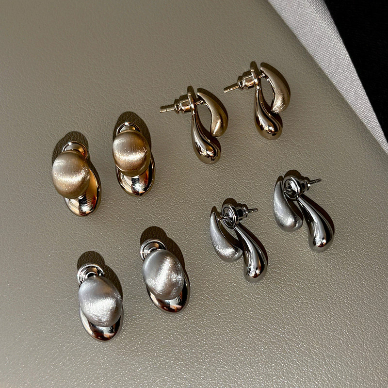 Retro matte double-sided elite small design elegant earrings…