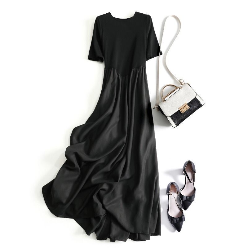 Hepburn Style Short-sleeved dress Women's 2025 Summer New French Style Elegant Slimming Mid-length Small Black Dress with Tight Waist