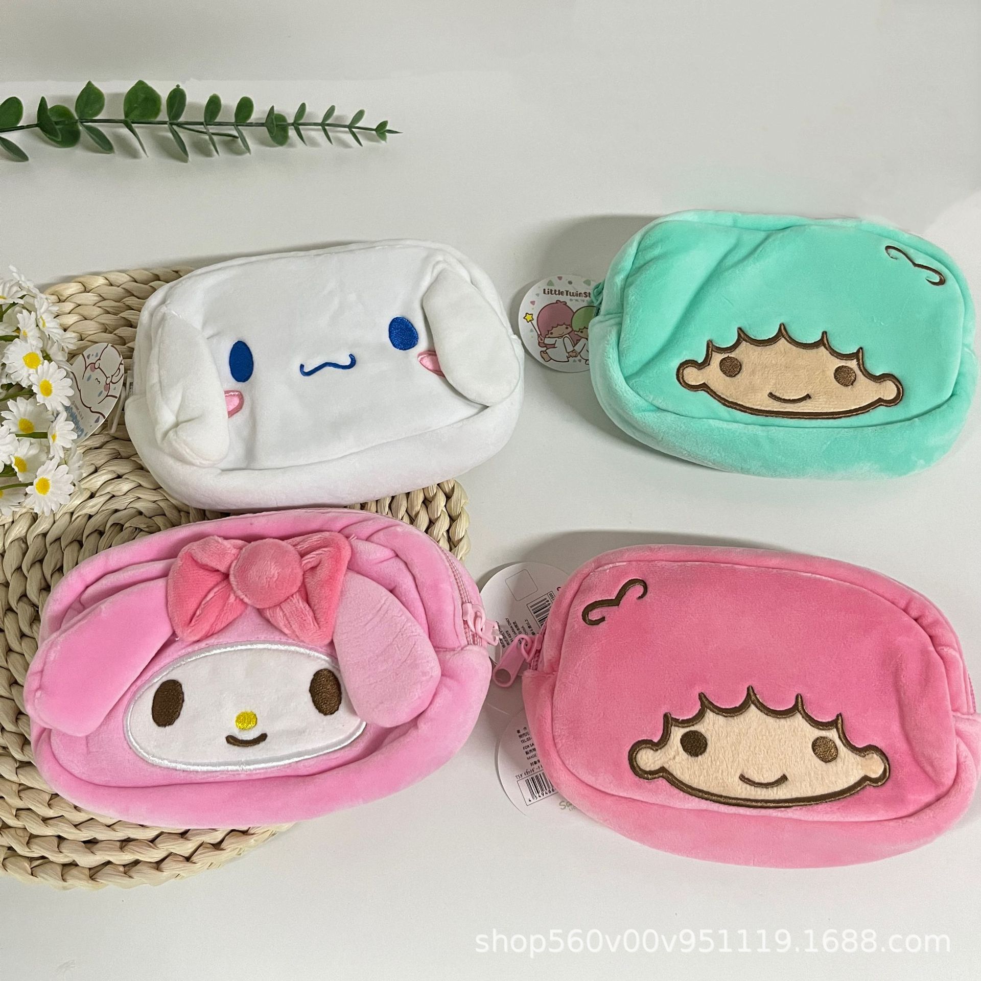 Japanese-style Kuromi and My Melody series cartoon stationery pencil case, phone bag, makeup bag, plush toy, and claw machine doll