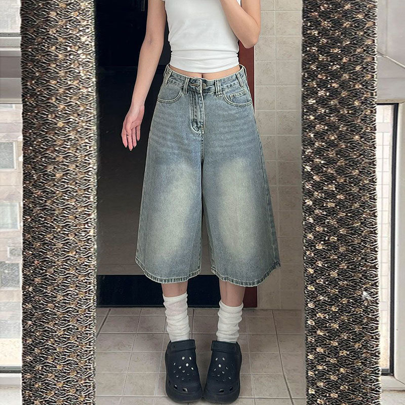 Washed Light Blue Loose Straight-Leg Cropped Jeans for Women, American Style, New Summer Vintage Over-The-Knee Thin Wide-Leg Shorts Washed Light Blue Loose Straight-Leg Cropped Jeans for Women, American Style, New Summer Vintage Over-The-Knee Thin Wide-Leg Shorts