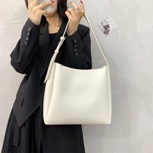 �羳���QŮ�����S�����݆μ���ĸ���ذ�Ů������б����̄�ͨ��