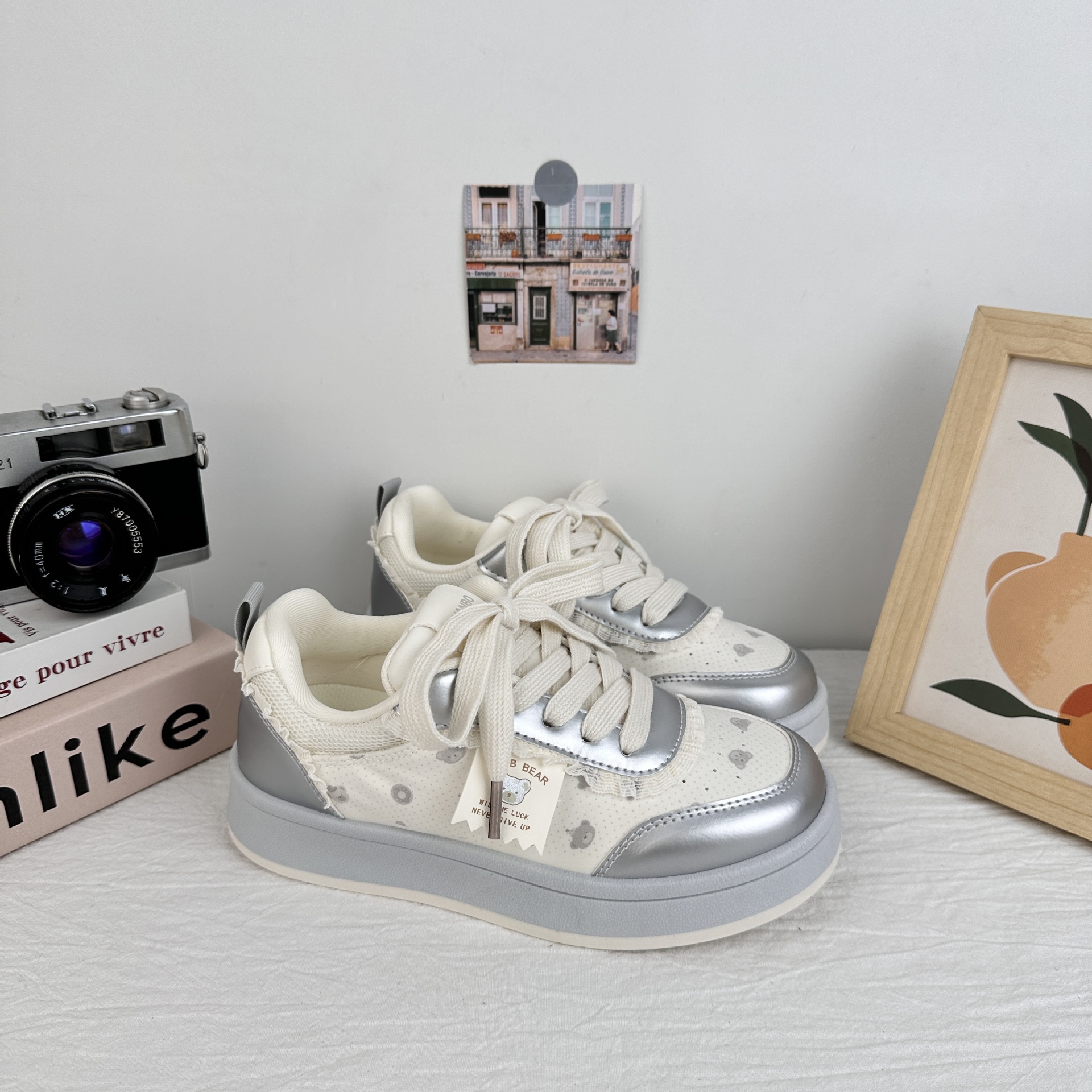 Farbo Bear impresión de verano delgada zapatos blancos versátiles zapatos de pan zapatos de mujer 2025 nuevos zapatos de skate casuales