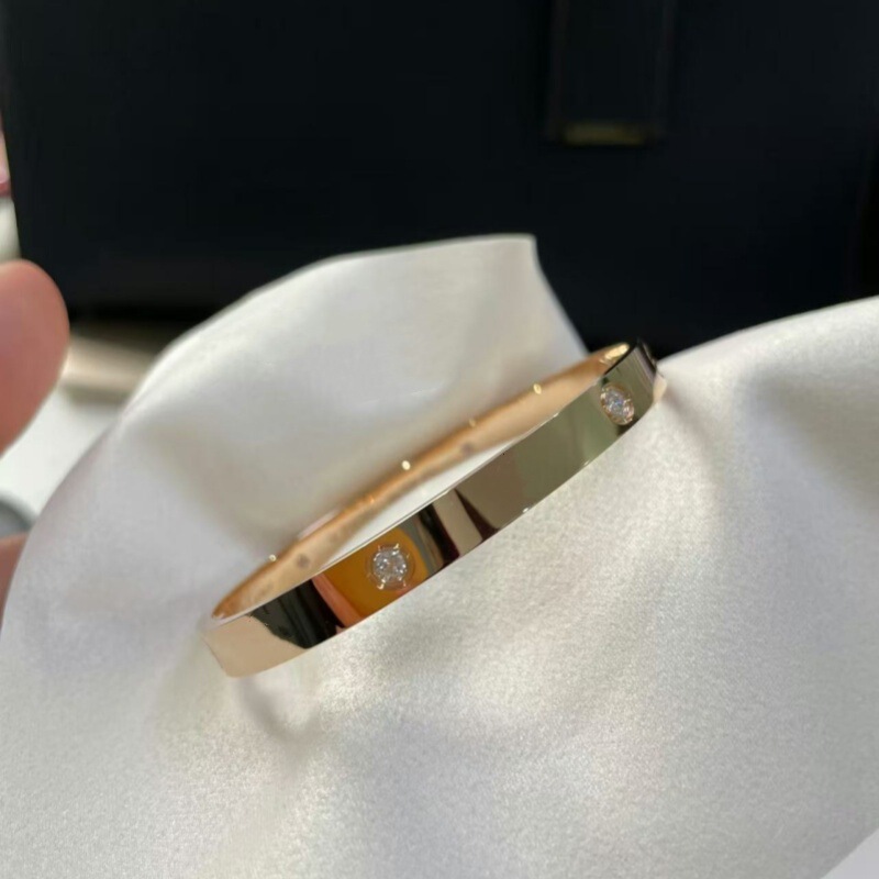 New V Gold Love Bracelet Classic Series Thick Gold Plated 18K Rose Gold Wide and Narrow Version 4 Diamond-Free Bracelet for Women