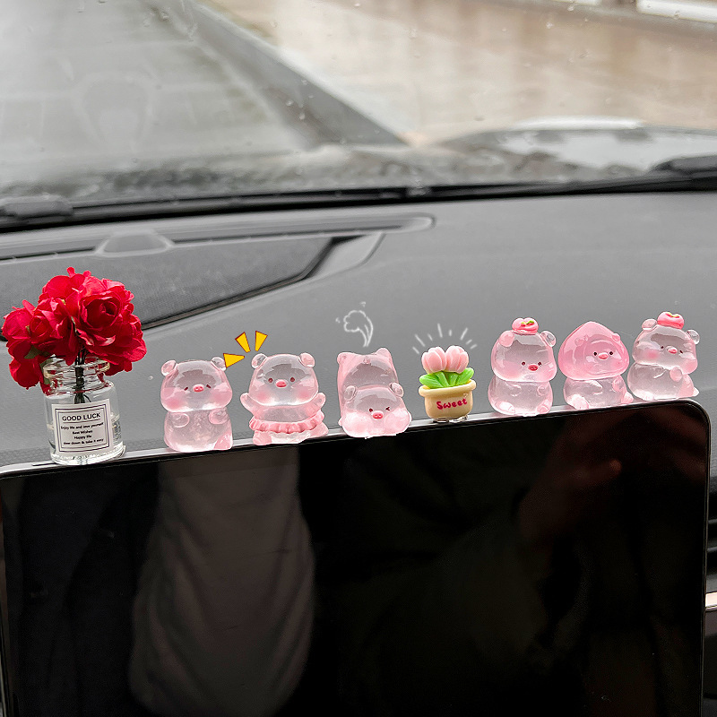 かわいい桃の子豚の車内のアクセサリーは2025の新型の自動車の中でコンソールを解凍して癒します。|undefined