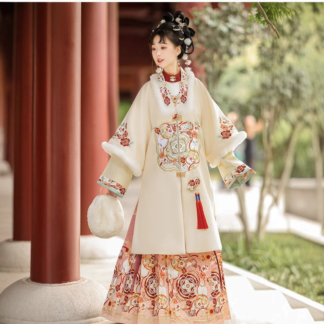 Зимний бархат теплая вышивка