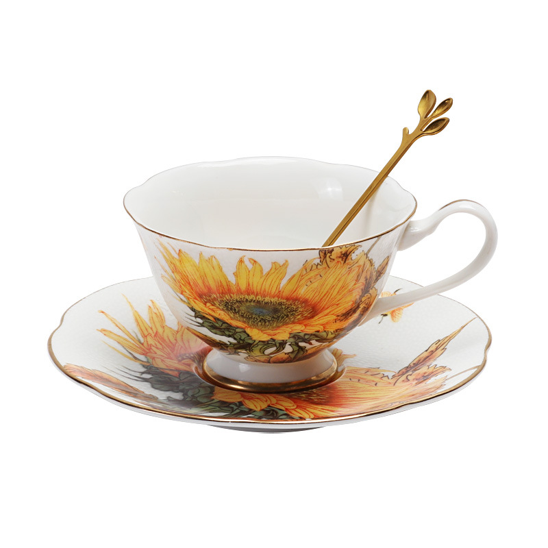 Juego de tazas de café de cerámica británica, porcelana de hueso de girasol de estilo europeo de alto valor, exquisita taza de té de la tarde, souvenirs